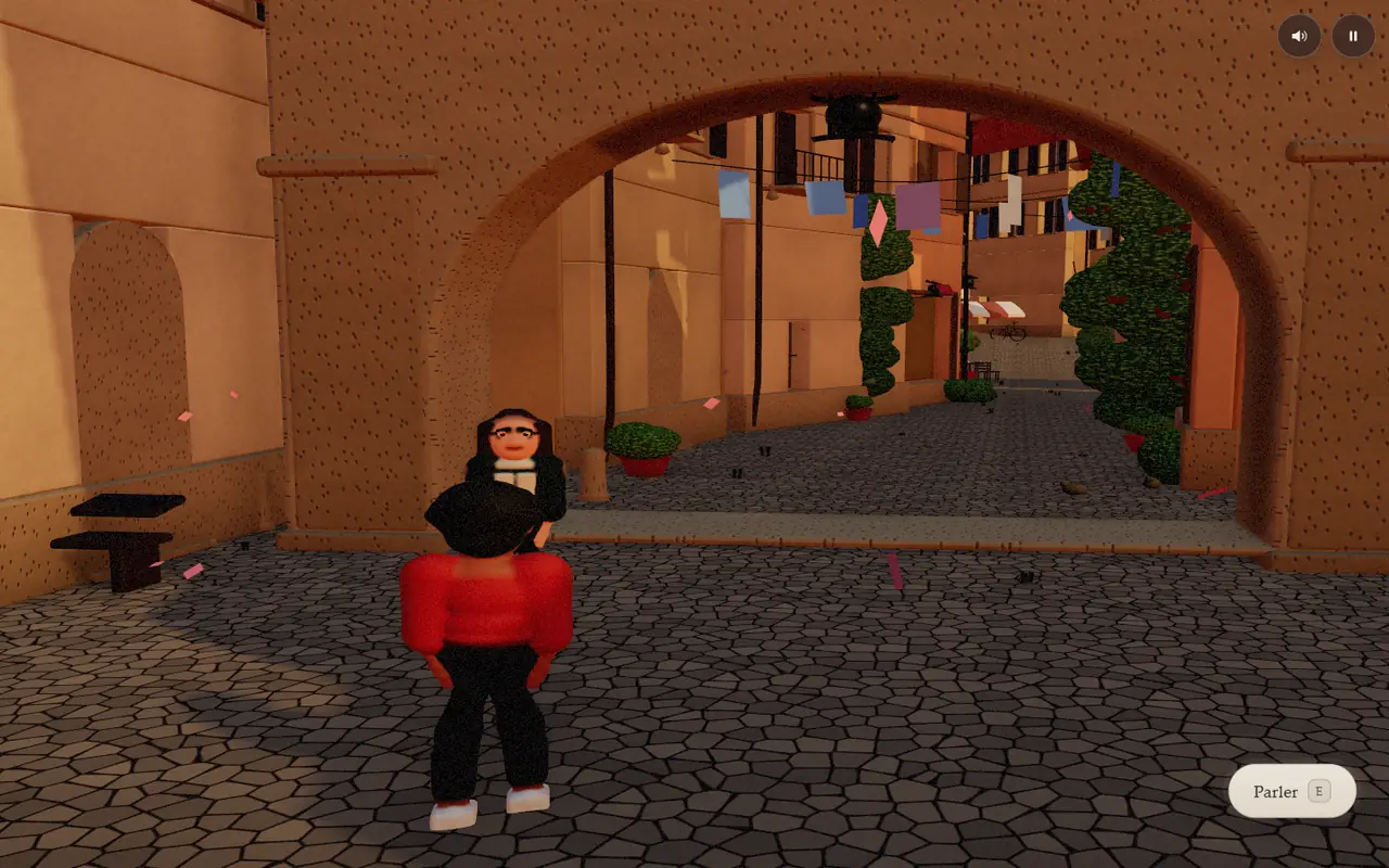 Démo Noor : un personnage 3D marche sous une arche vers une ruelle romaine fleurie, en fin d’après-midi.